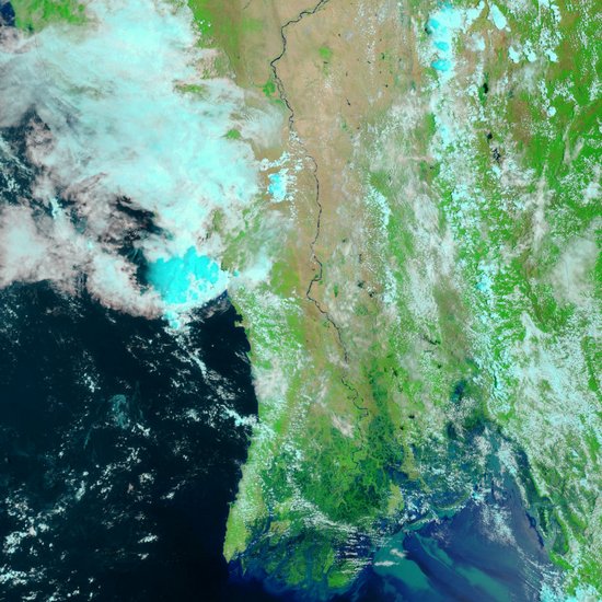 Image - Le delta vu par le stallite Terra de la Nasa après  le passge du cyclone le 5 mai 2008